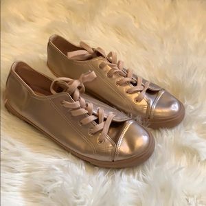 Justfab converse like sneaker